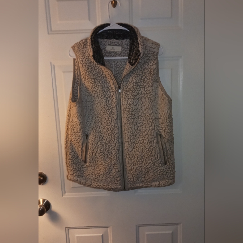 Thread + Supply Cream Sherpa Vest Size L